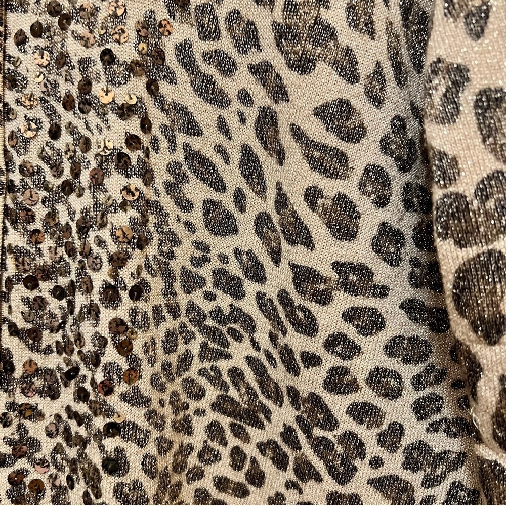Chico’s Womens Knit Sequined Metallic Cardigan Leopard Print 3/4 sleeve Size 2 - Picture 7 of 8